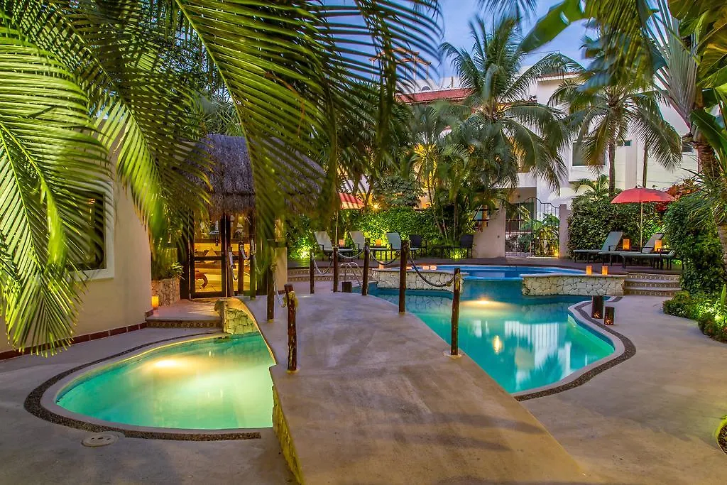 Hotel Riviera Del Sol location